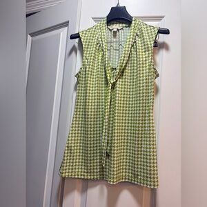 Banana Republic size XS sleeveless top green and white tie front